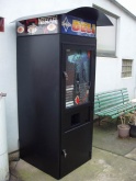 Prodejní automat opatřený ochranným krytem